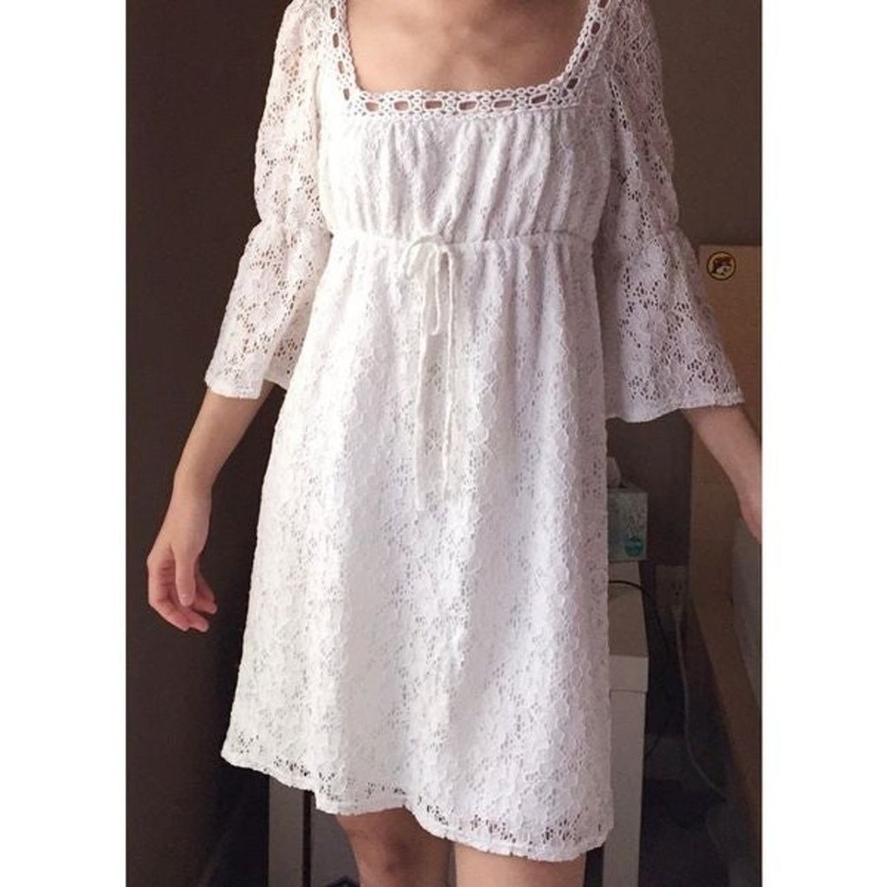 LAUNDRY White Eyelet Mini Dress
short puff sleeves WIDE scoop neck Empire waist